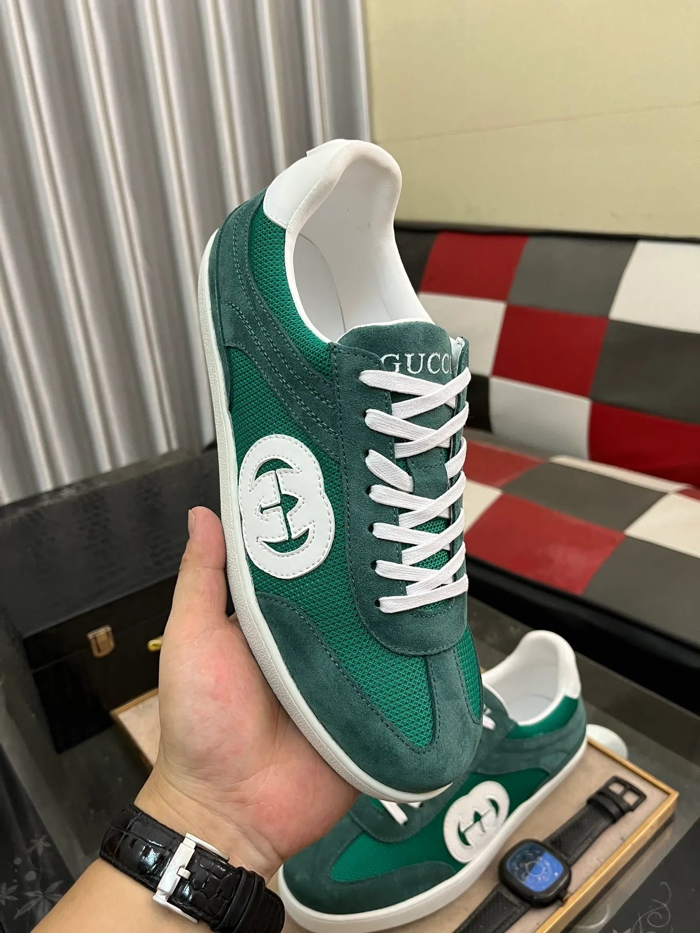 Men's shoes💰380⌚️⌚️[GUCCI] Gucci men's casual shoes are absolutely popular🔥The ultimate matching item for trendy men! The charm of super texture is irresistible, the main recommendation, the flower leather color is bright! The upper is made of high-quality cowhide + brand printed fabric, sheepskin feet, wear-resistant rubber sole, noble and elegant! Extremely comfortable🎁🎁You can be as handsome as you want💪 38-447️⃣colors available
